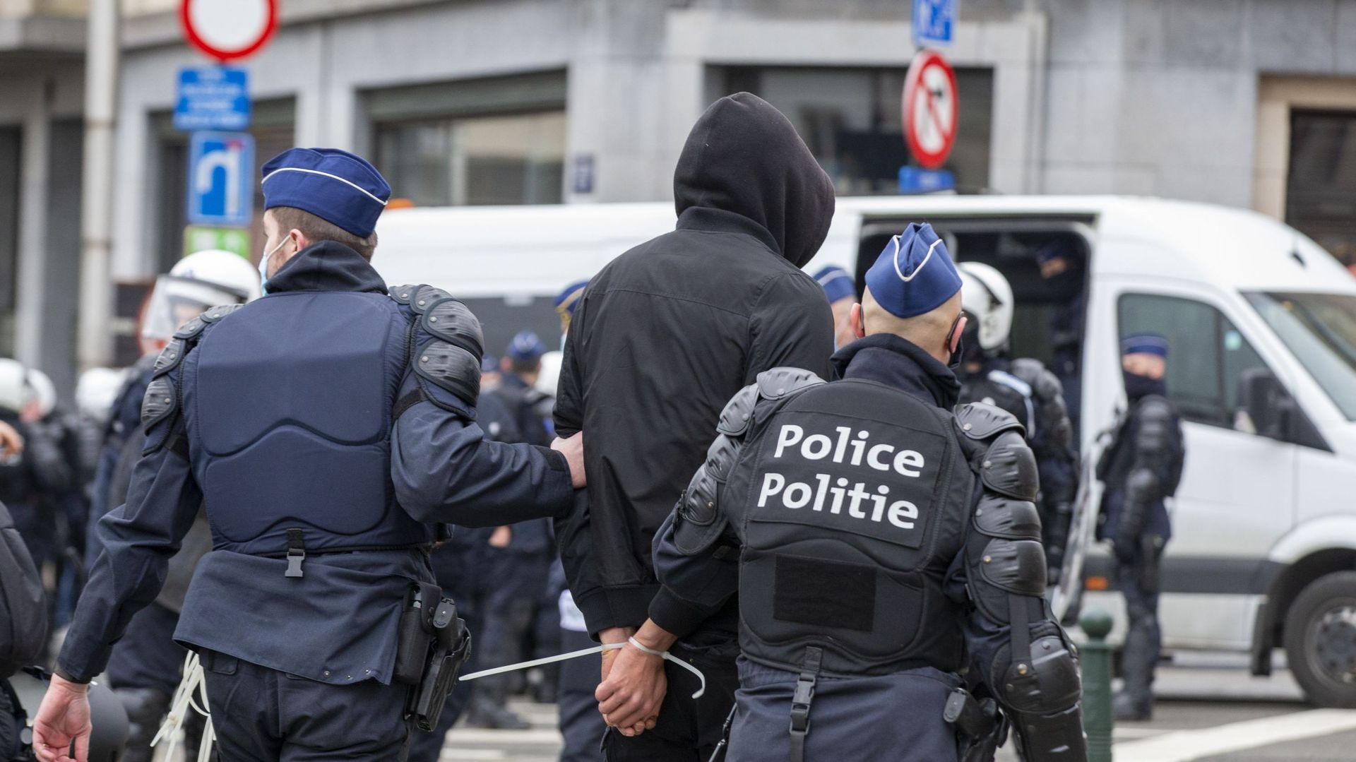 Un réseau d&rsquo;escroqueries policières : trois pays en lien avec des attaques en Suisse romande