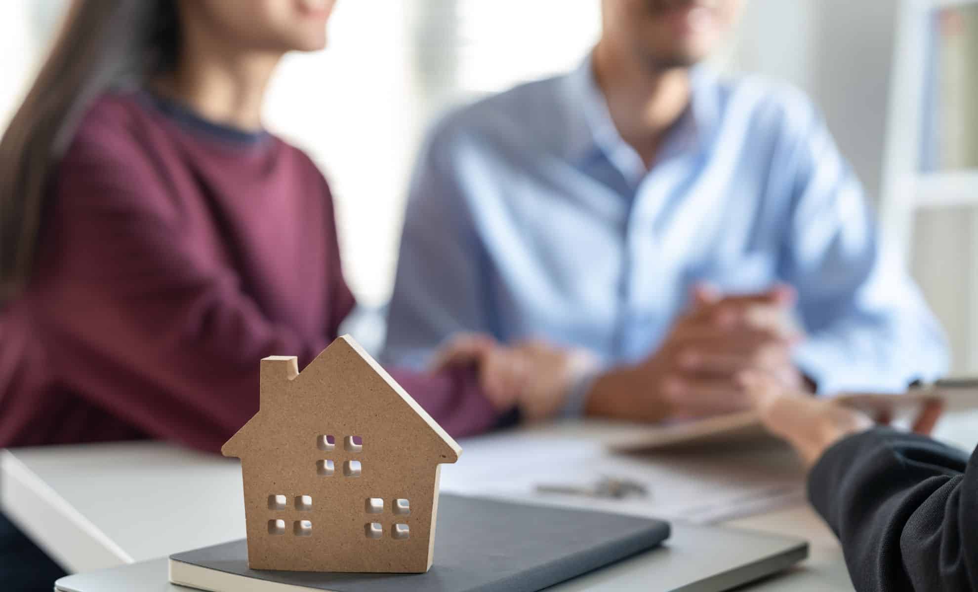 La Suisse face à une crise logement : pénurie sans précédent menace les familles