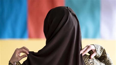 Quatre cantons suisses interdisent désormais le voile islamique en école : l&rsquo;escalade se poursuit
